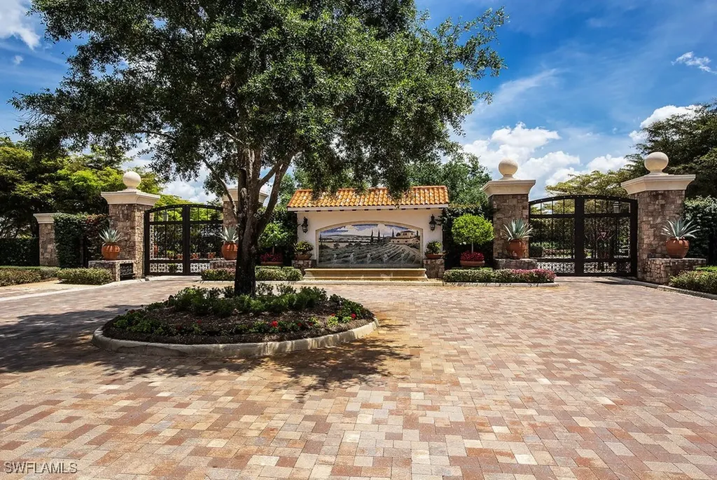 16885 Fairgrove Way Naples FL 34110