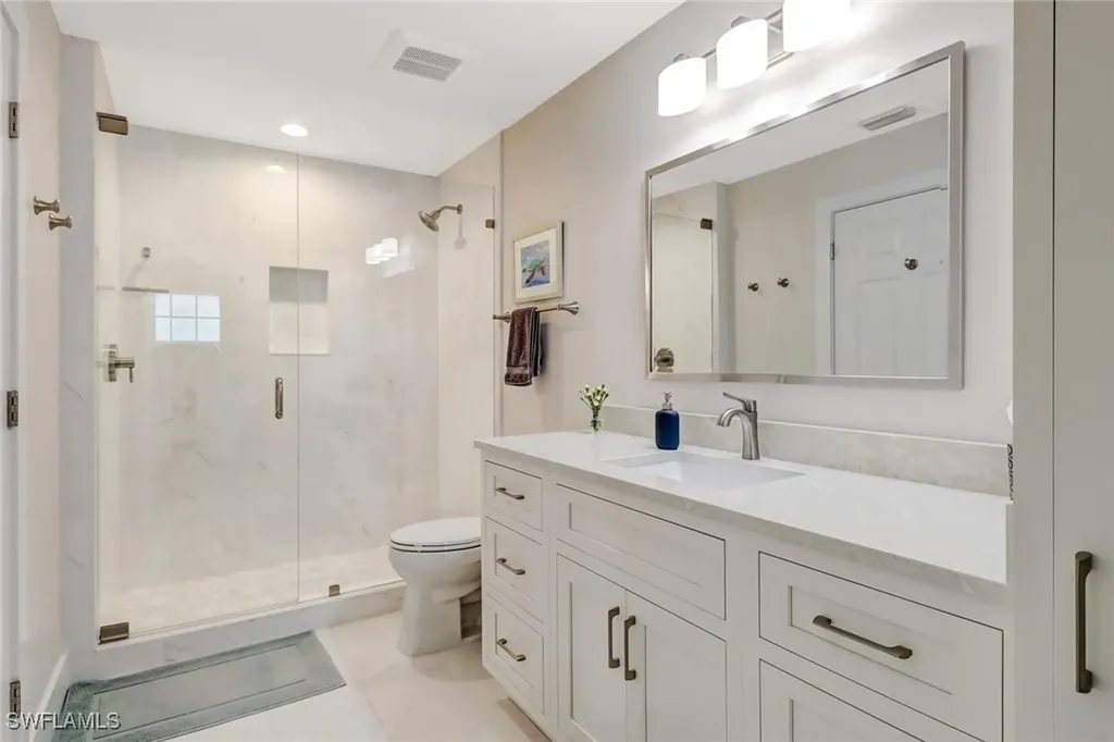 401 Bayfront Place Naples FL 34102