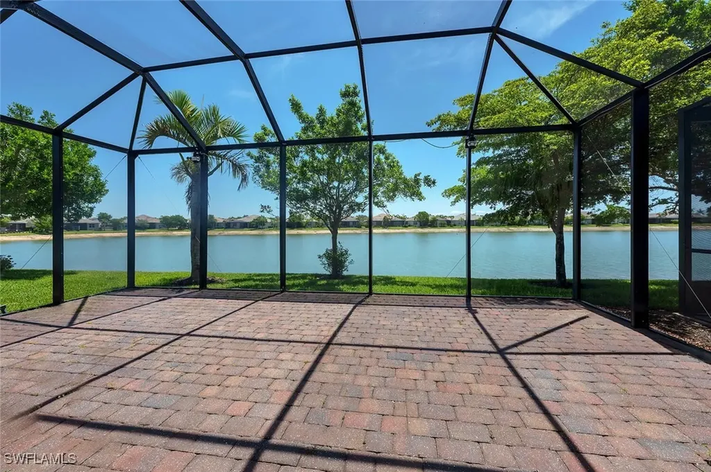 14940 Edgewater Circle Naples FL 34114