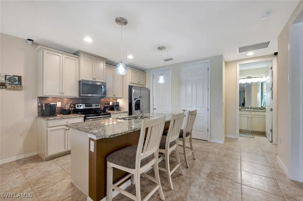 14940 Edgewater Circle Naples FL 34114