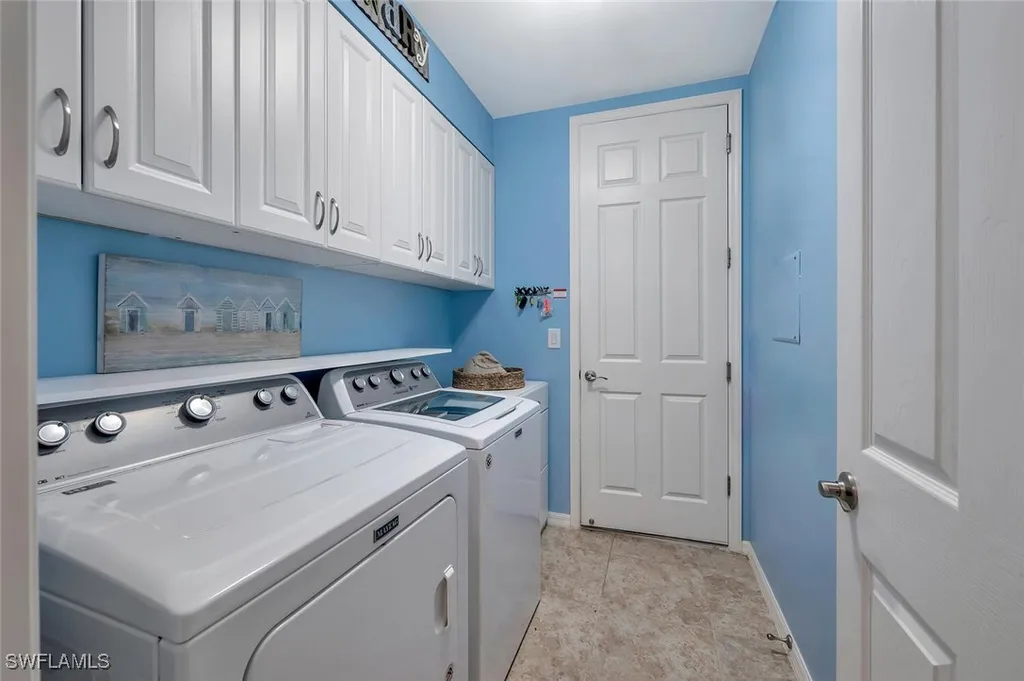 14940 Edgewater Circle Naples FL 34114