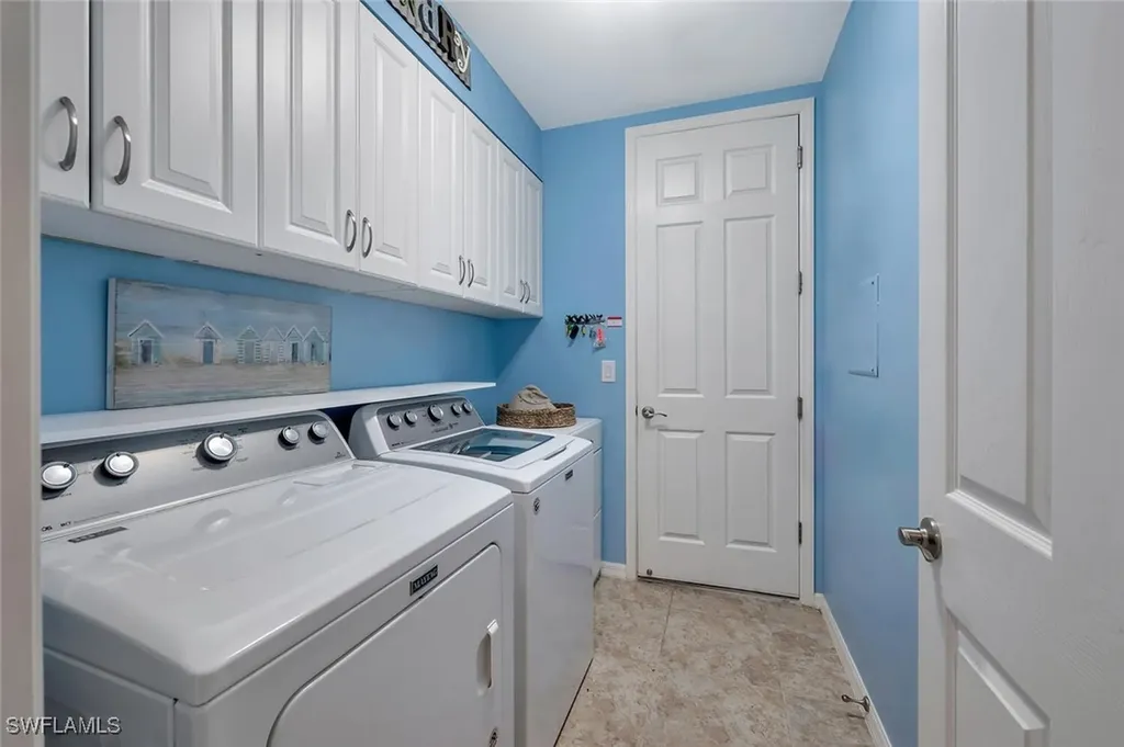 14940 Edgewater Circle Naples FL 34114