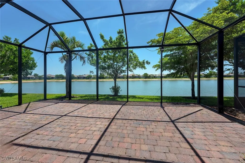 14940 Edgewater Circle Naples FL 34114