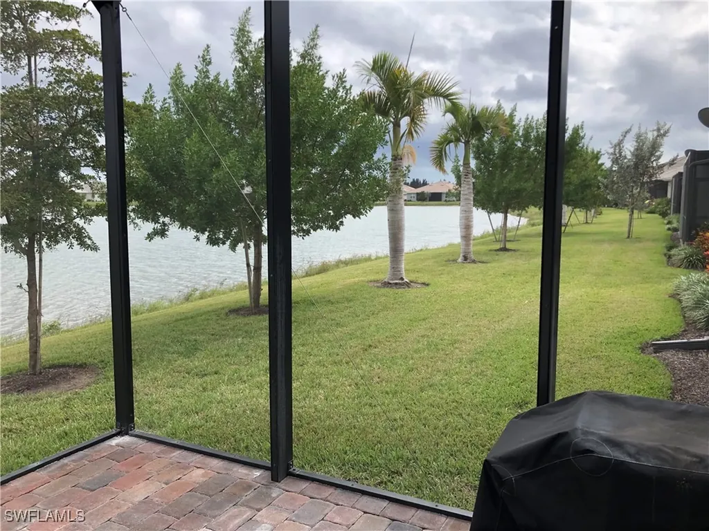 14940 Edgewater Circle Naples FL 34114