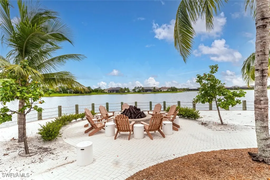 14940 Edgewater Circle Naples FL 34114