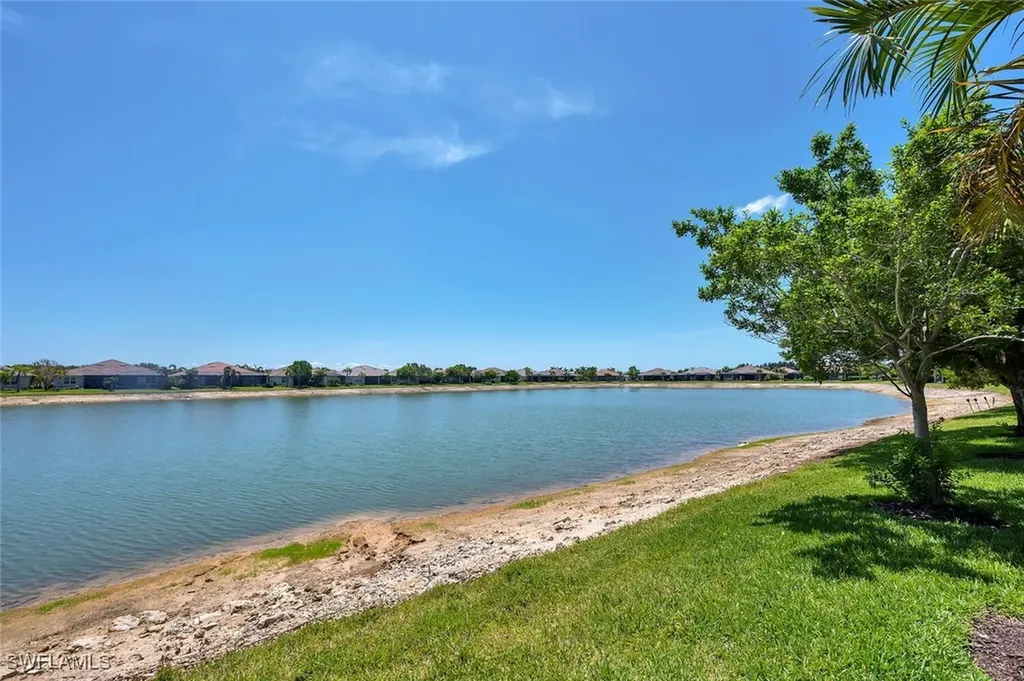 14940 Edgewater Circle Naples FL 34114