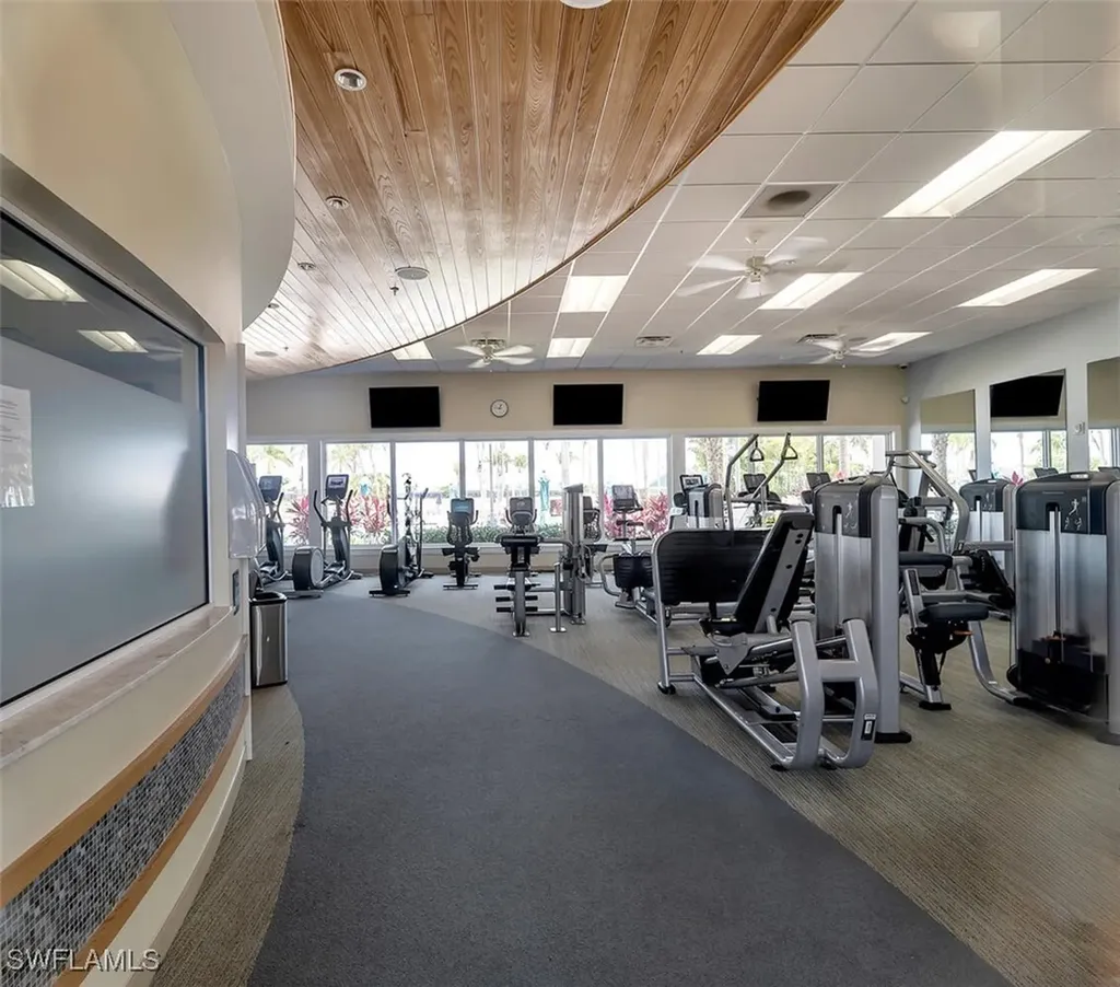 14940 Edgewater Circle Naples FL 34114
