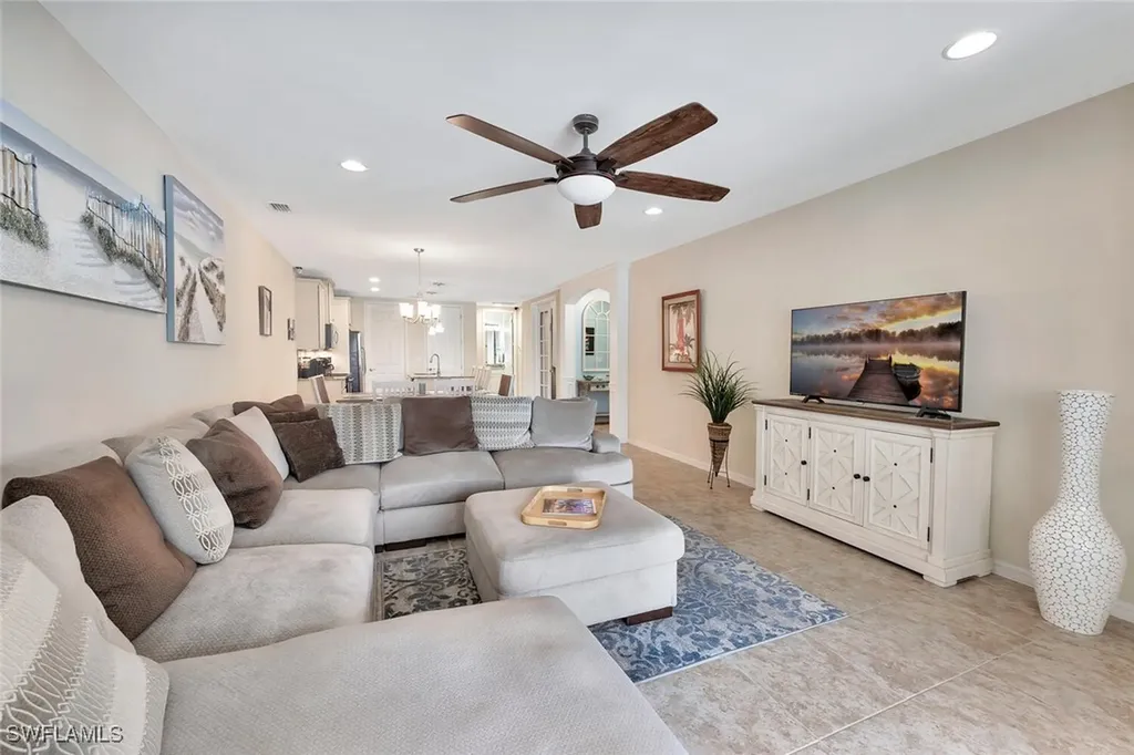 14940 Edgewater Circle Naples FL 34114