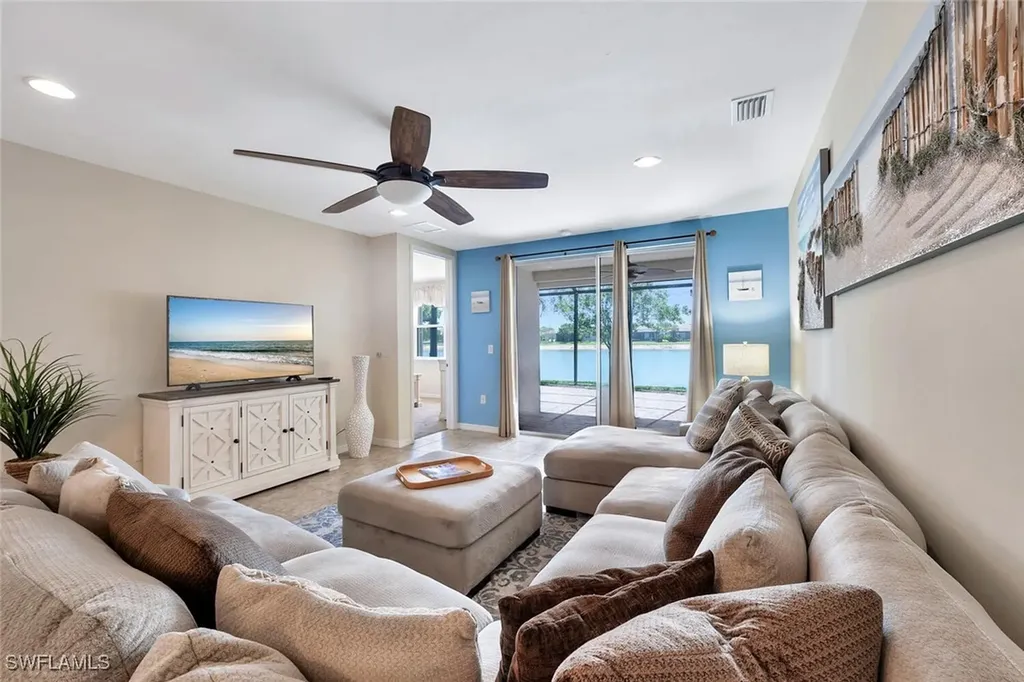 14940 Edgewater Circle Naples FL 34114