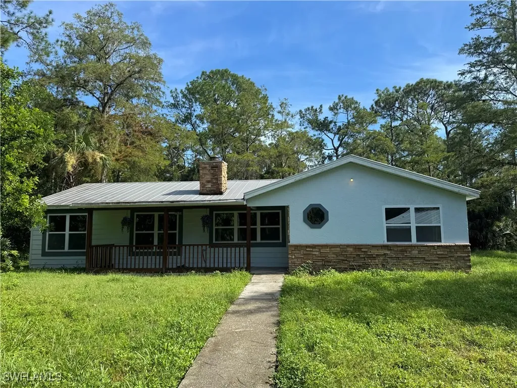 221 18th Avenue NW Naples FL 34120