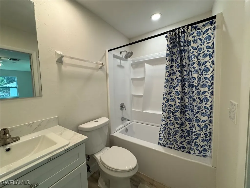 221 18th Avenue NW Naples FL 34120