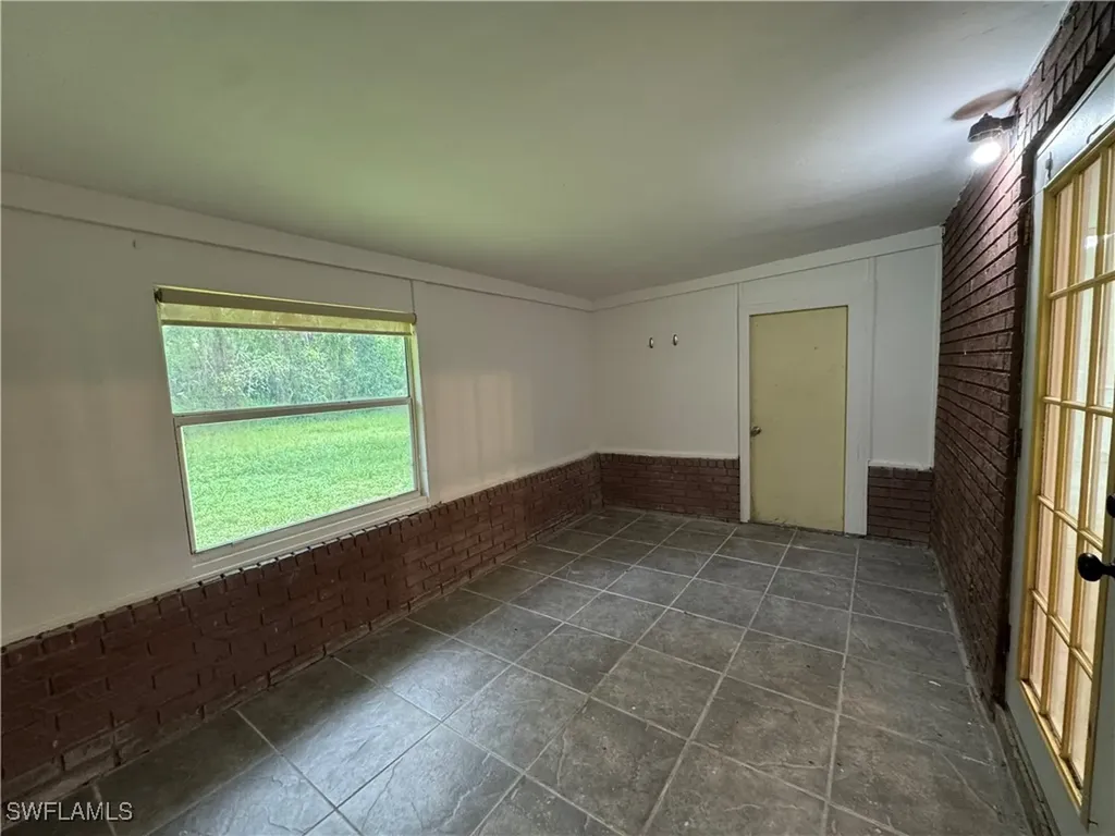221 18th Avenue NW Naples FL 34120