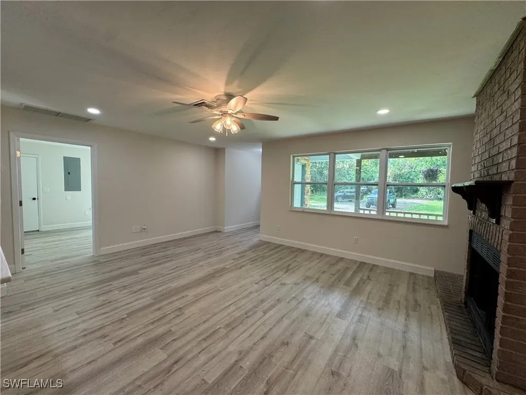 221 18th Avenue NW Naples FL 34120