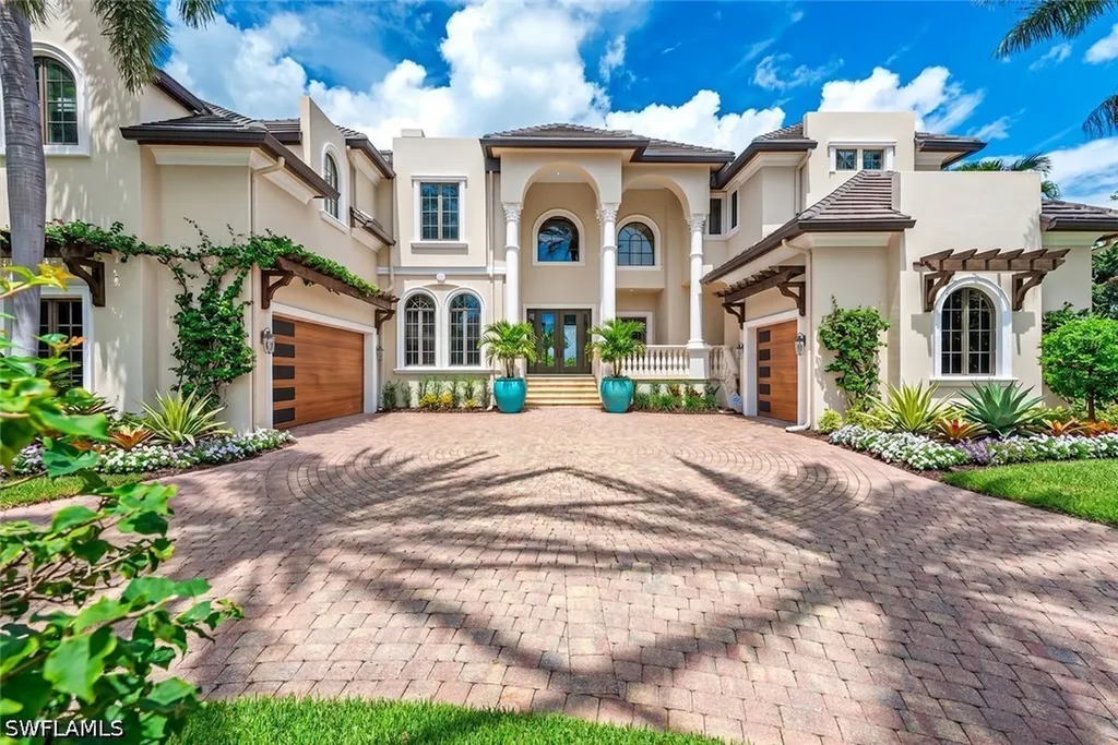 651 21st Avenue S Naples FL 34102