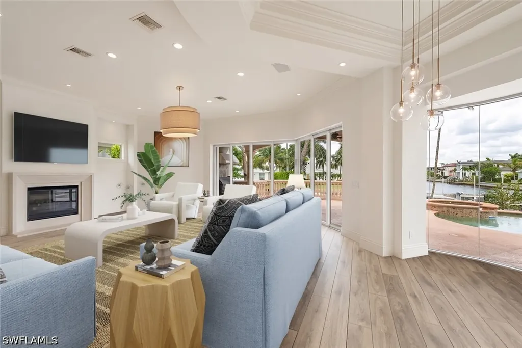 651 21st Avenue S Naples FL 34102