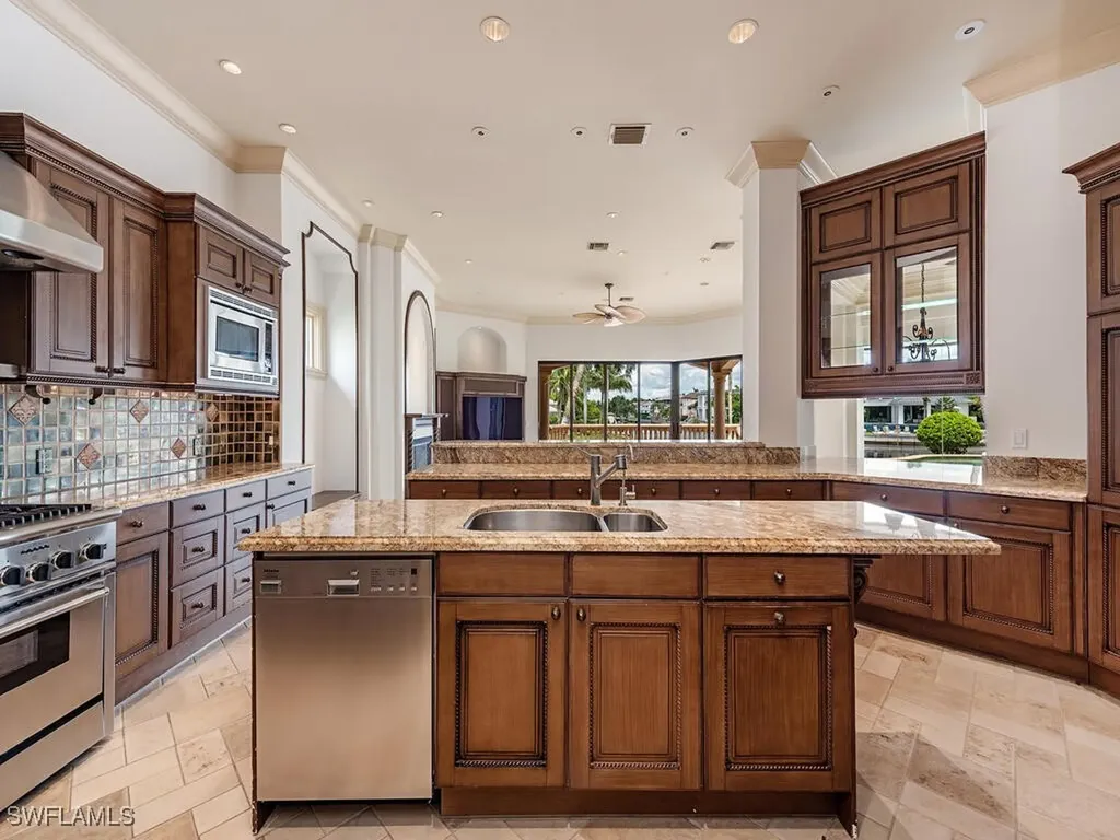 651 21st Avenue S Naples FL 34102