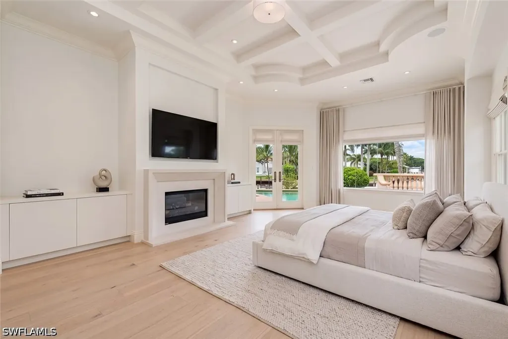 651 21st Avenue S Naples FL 34102