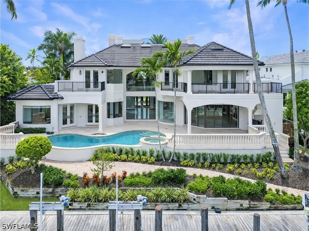 651 21st Avenue S Naples FL 34102