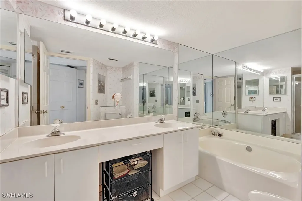 992 Woodshire Lane Naples FL 34105