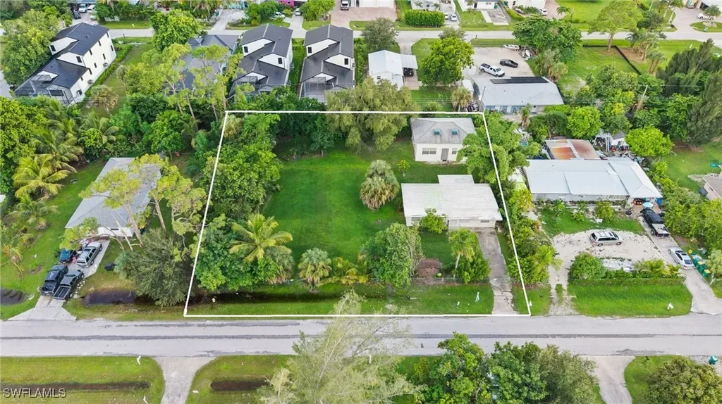 2670 Storter Avenue Naples FL 34112
