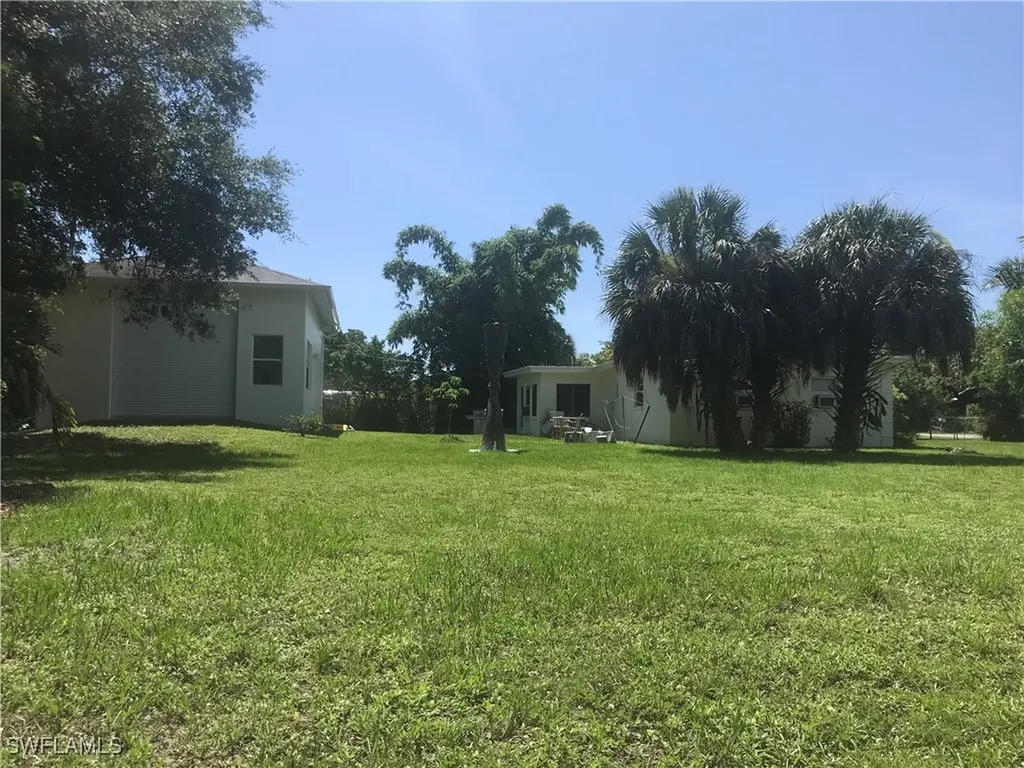 2670 Storter Avenue Naples FL 34112