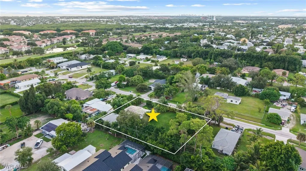 2670 Storter Avenue Naples FL 34112