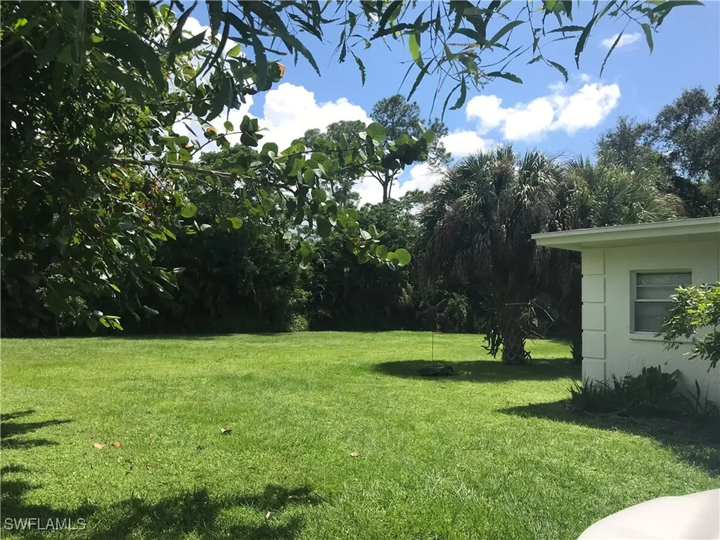 2670 Storter Avenue Naples FL 34112