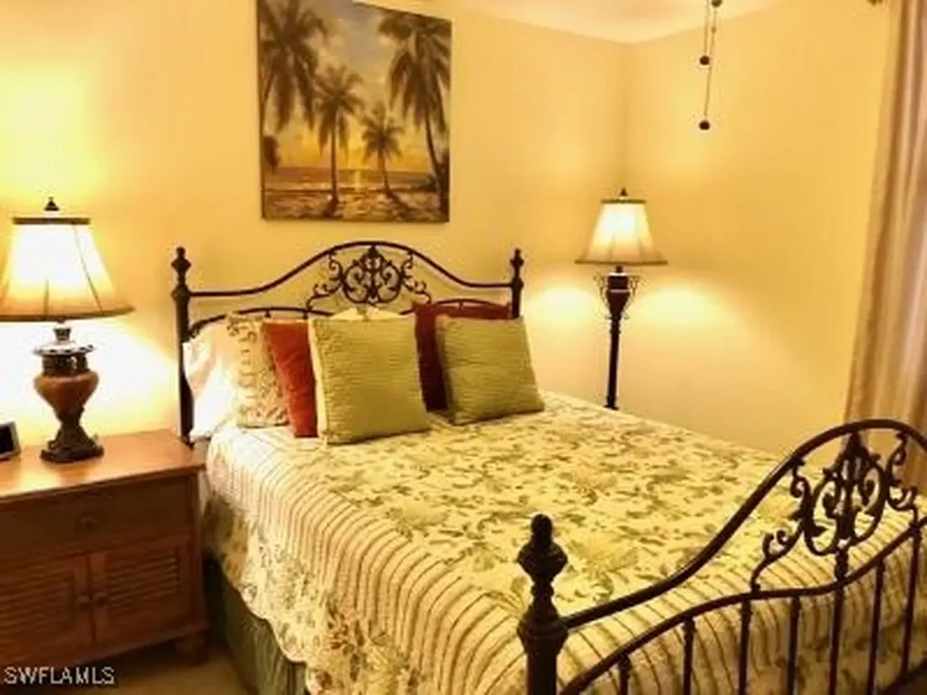 6585 Nicholas Boulevard Naples FL 34108