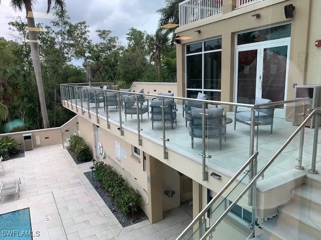 6585 Nicholas Boulevard Naples FL 34108