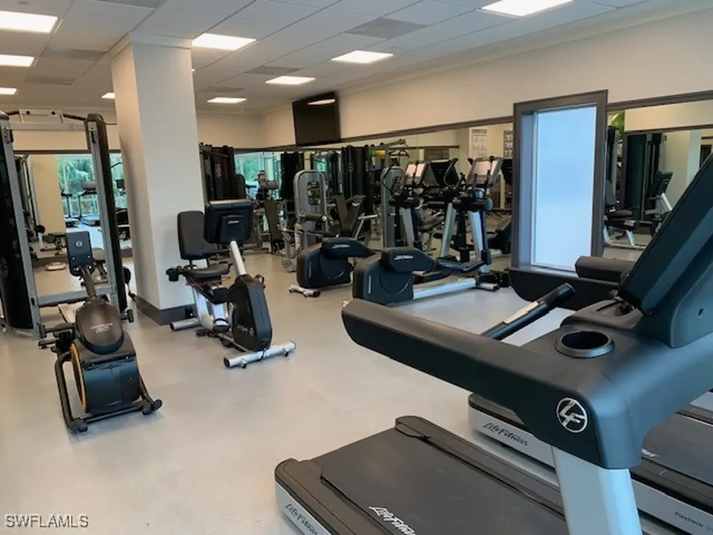 6585 Nicholas Boulevard Naples FL 34108