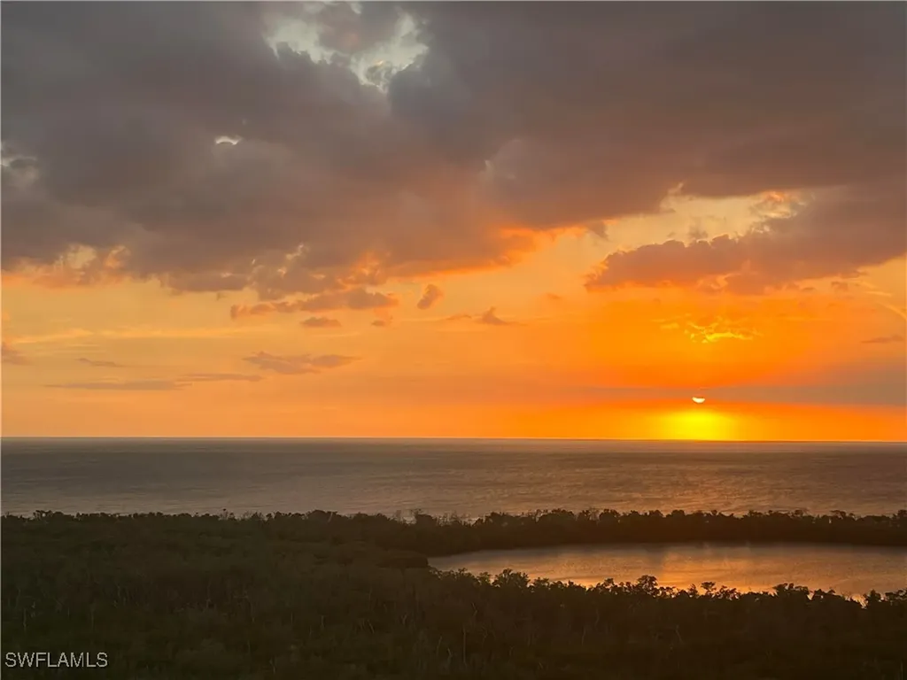 6585 Nicholas Boulevard Naples FL 34108