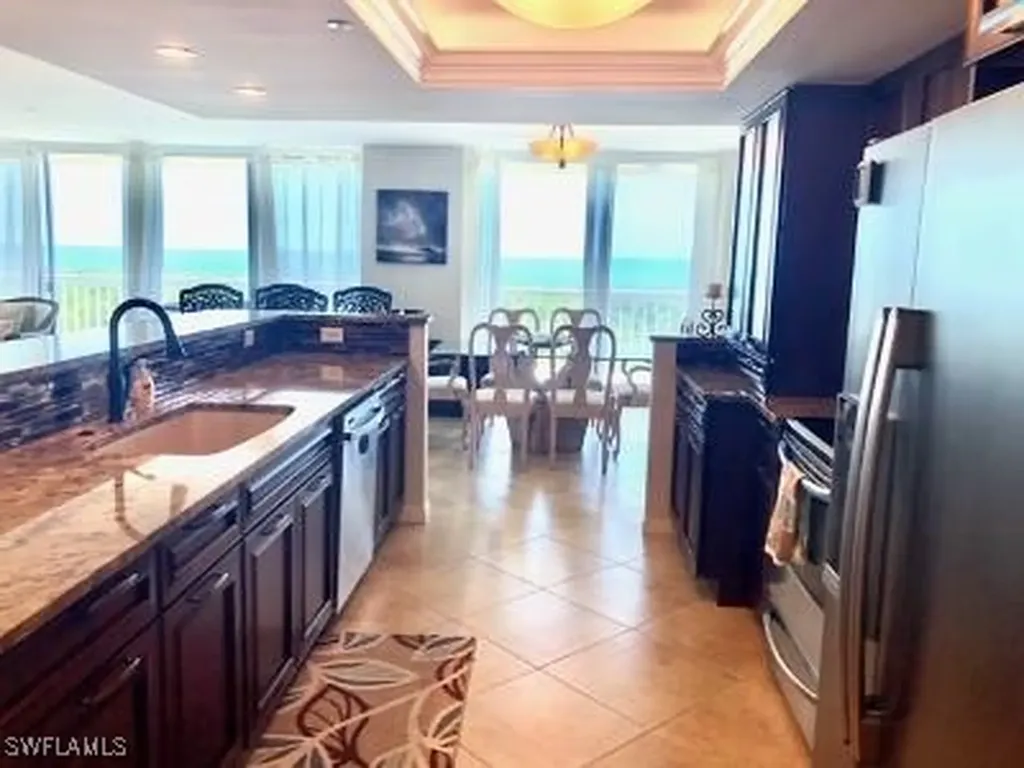 6585 Nicholas Boulevard Naples FL 34108