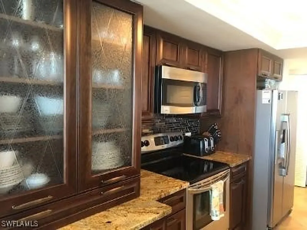 6585 Nicholas Boulevard Naples FL 34108
