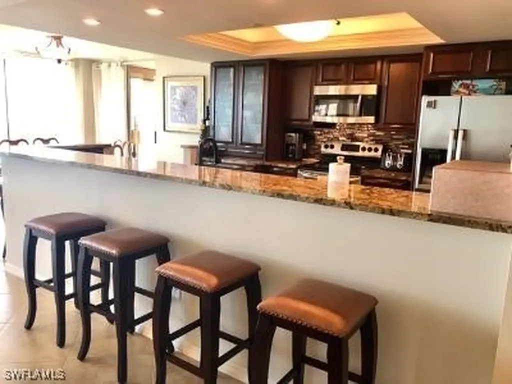 6585 Nicholas Boulevard Naples FL 34108