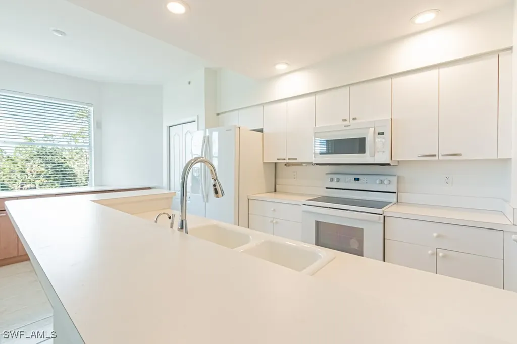 7605 Arbor Lakes Court Naples FL 34112