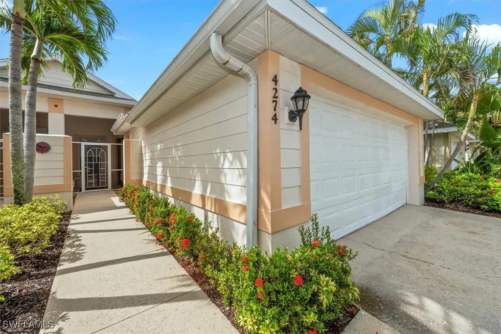 4274 Avian Avenue Fort Myers FL 33916