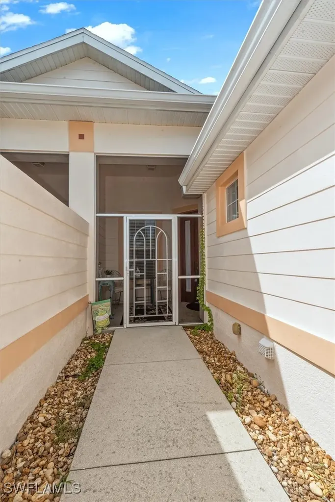 4274 Avian Avenue Fort Myers FL 33916