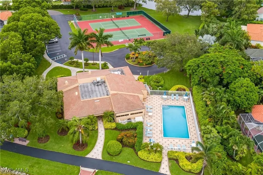 885 New Waterford Drive Naples FL 34104