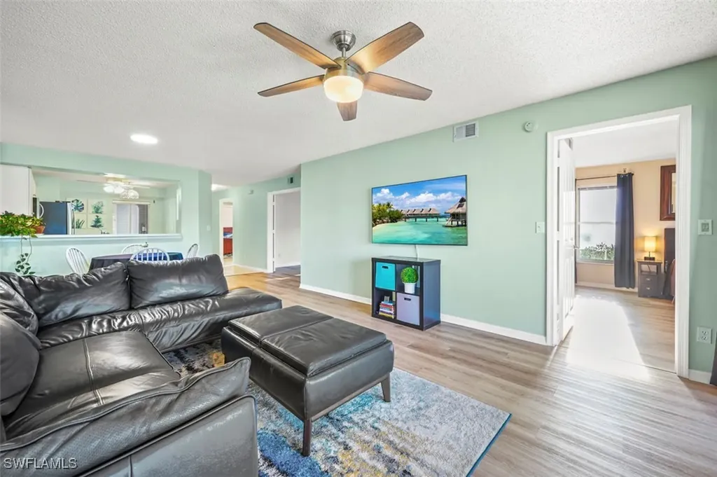 885 New Waterford Drive Naples FL 34104