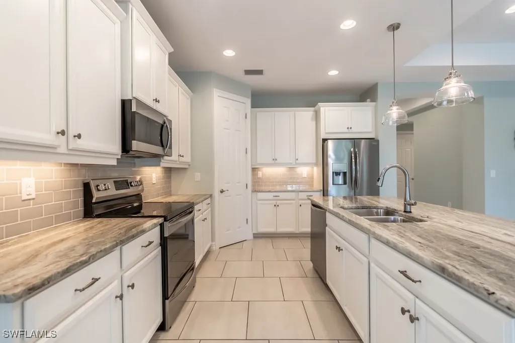 16374 Barclay Court Naples FL 34110