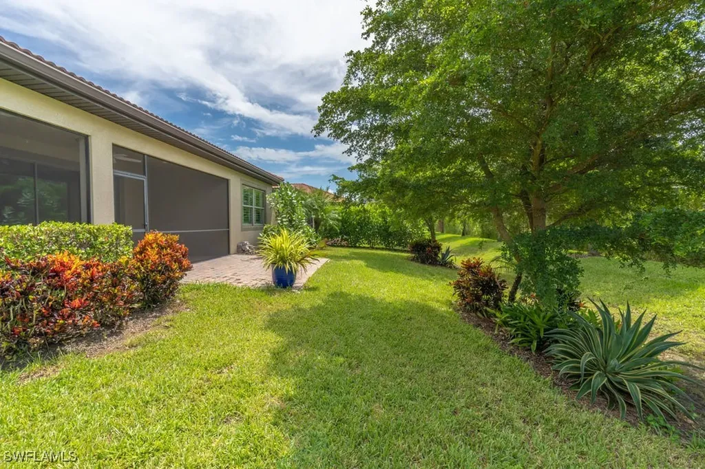 16374 Barclay Court Naples FL 34110