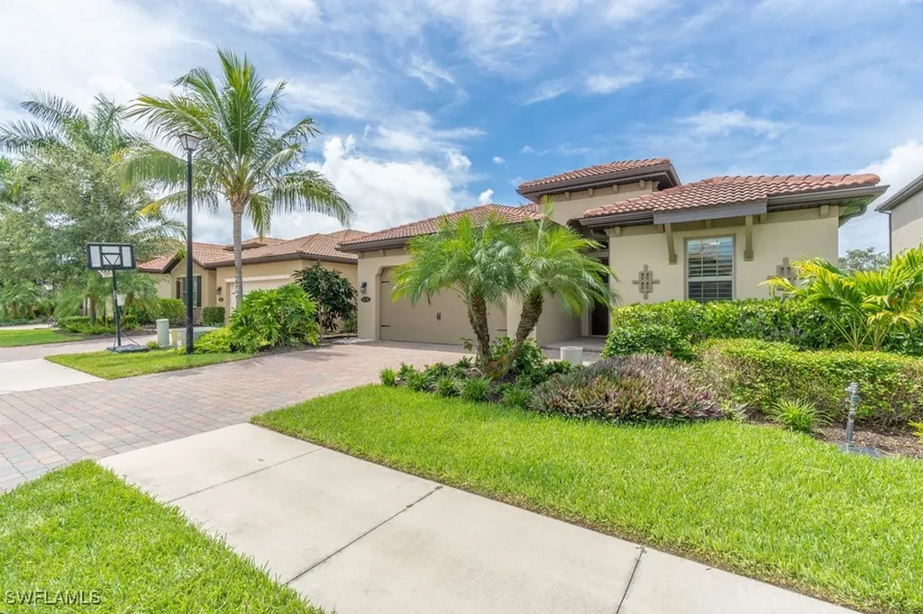 16374 Barclay Court Naples FL 34110