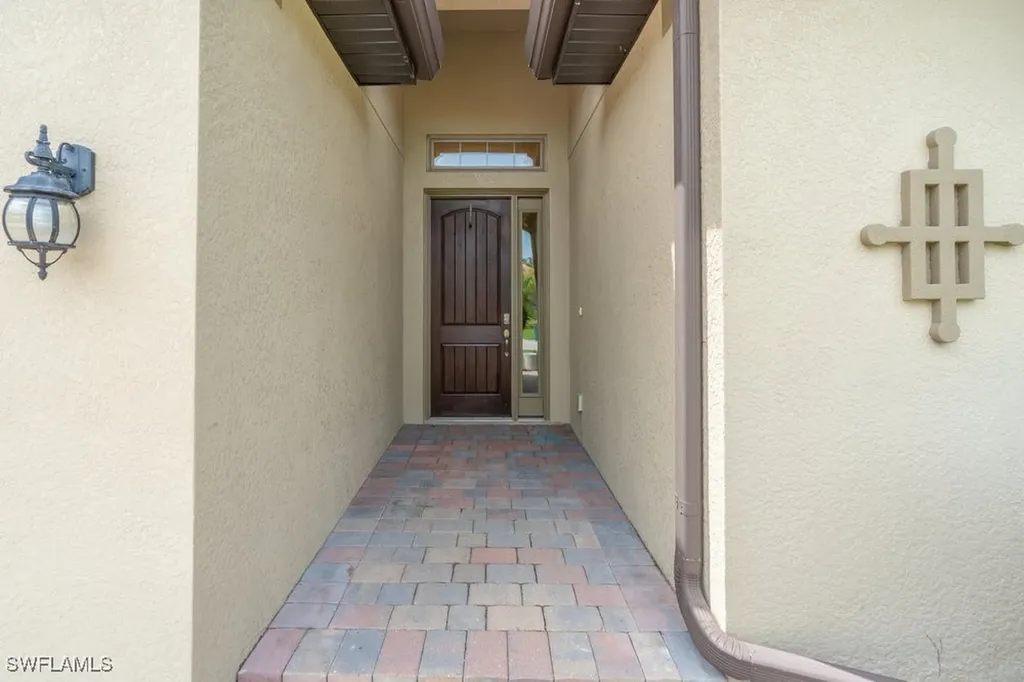 16374 Barclay Court Naples FL 34110