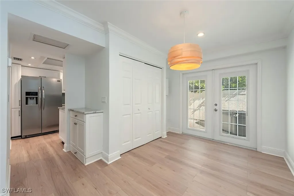 185 4th Street S Naples FL 34102
