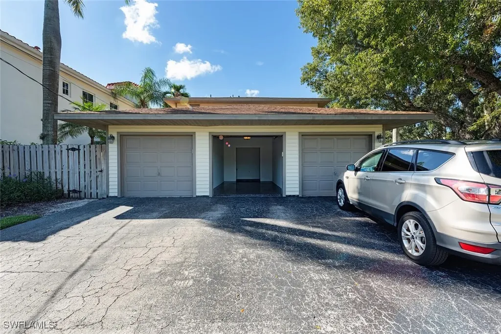 185 4th Street S Naples FL 34102