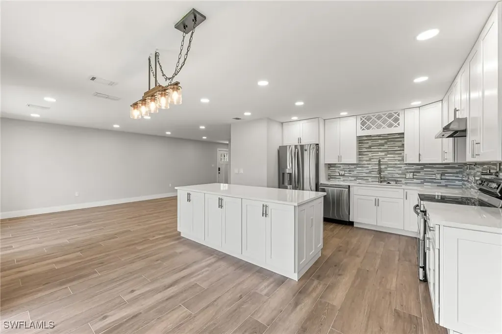 1890 Bald Eagle Drive #B Drive Naples FL 34105