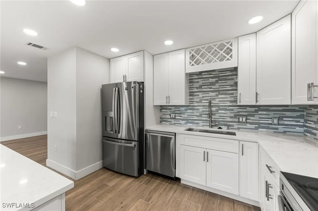 1890 Bald Eagle Drive #B Drive Naples FL 34105