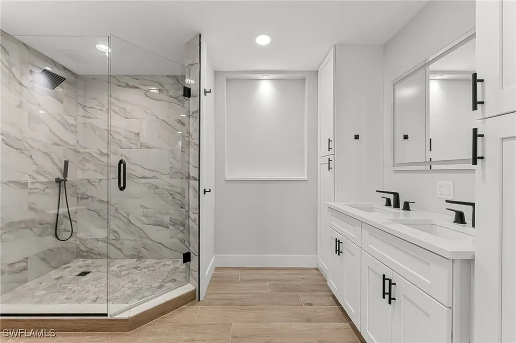 1890 Bald Eagle Drive #B Drive Naples FL 34105