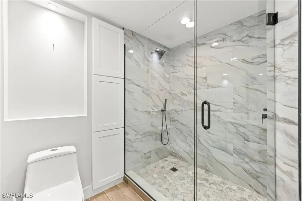 1890 Bald Eagle Drive #B Drive Naples FL 34105