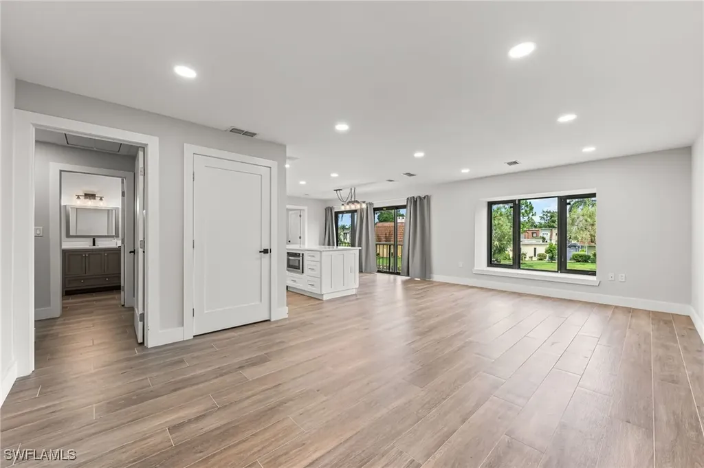 1890 Bald Eagle Drive #B Drive Naples FL 34105